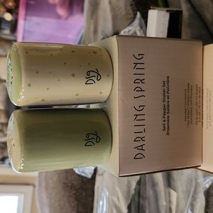 Darling Spring Salt and Pepper shaker